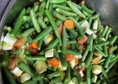 קארי ירקות שלב הטיגון